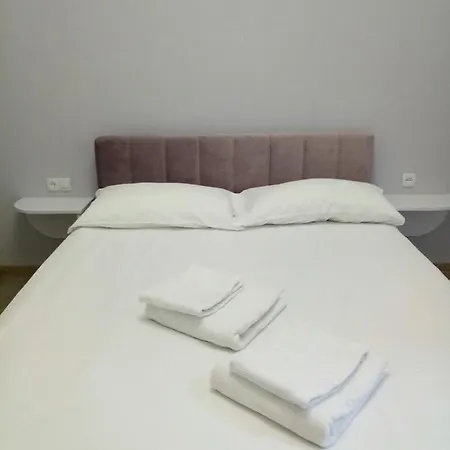 Apartment Romantic In 500m From Opera Lviv