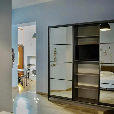 Romantic In 500m From Opera