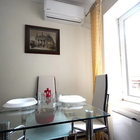 Romantic In 500m From Opera