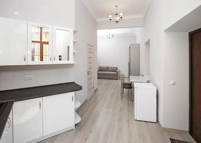 Romantic In 500m From Opera Lejlighed Lviv