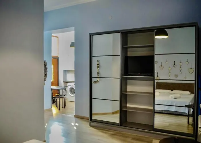 Romantic In 500m From Opera