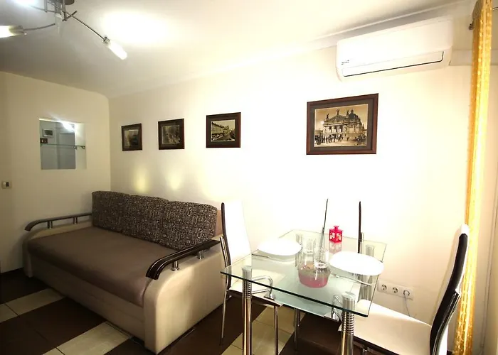 Romantic In 500m From Opera Leópolis